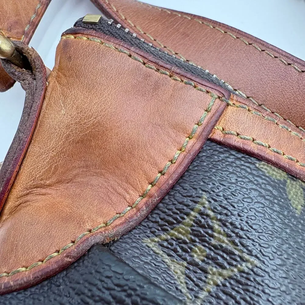 Authenticated Vintage Louis Vuitton Crossbody – Classic Monogram Shoulder Purse - Picture 9 of 15